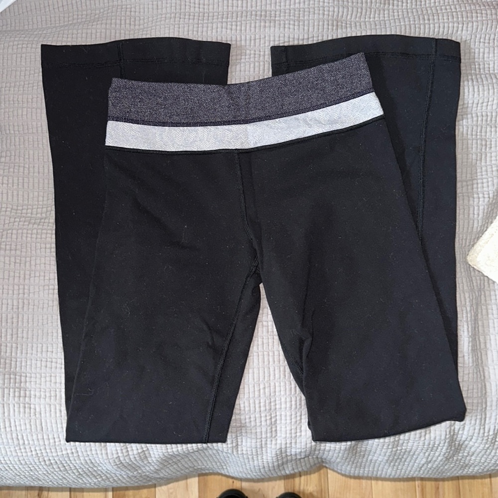 Lululemon reversible Groove Pant size 4